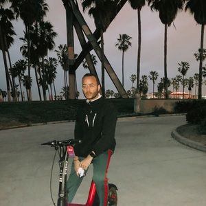 Meet your Posher, Carlos